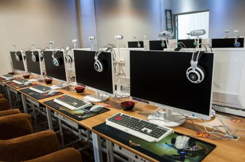 新開網(wǎng)咖準(zhǔn)備裝修要注意什么？