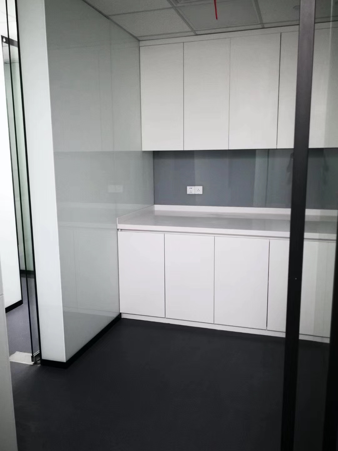 牙科診所制模間裝修設(shè)計效果圖